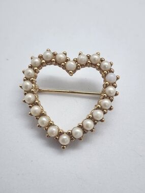 ✨️ 5 For 25 ✨️Gold Pearl Heart Brooch - Classic Women's Jewelry